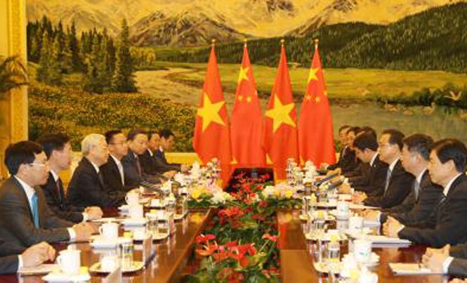 Việt – Trung thúc đẩy các dự án kết nối Tổng Bí thư Nguyễn Phú Trọng hội kiến với Ủy viên Thường vụ Bộ Chính trị, Thủ tướng Quốc vụ viện Trung Quốc Lý Khắc Cường. (Ảnh: Trí Dũng/TTXVN)