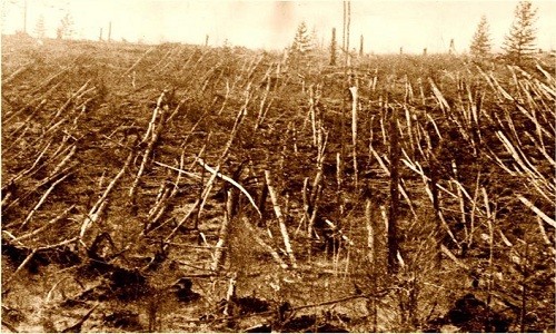 Bí ẩn quanh vụ nổ tương đương 185 quả bom nguyên tử ở Nga Sự kiện Tunguska ở Siberia, Nga đã phá hủy khu rừng với 80 triệu cây. Ảnh: Siberian Times.