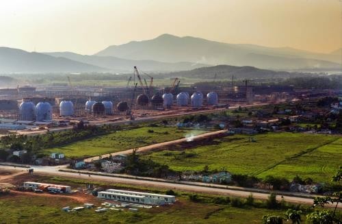 Mở rộng khu kinh tế Nghi Sơn lên hơn 100.000ha Một góc Khu kinh tế Nghi Sơn. Ảnh: Trọng Đạt/TTXVN.