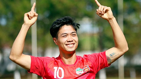 Hé lộ hình xăm mới của Công Phượng Hé lộ hình xăm mới của Công Phượng