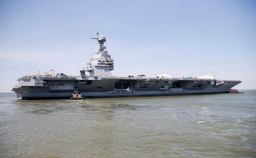 Điểm yếu chết người trên đội tàu sân bay mơ ước của Trump Tàu sân bay USS Gerald R. Ford sau khi hạ thủy. Ảnh: Reuters.