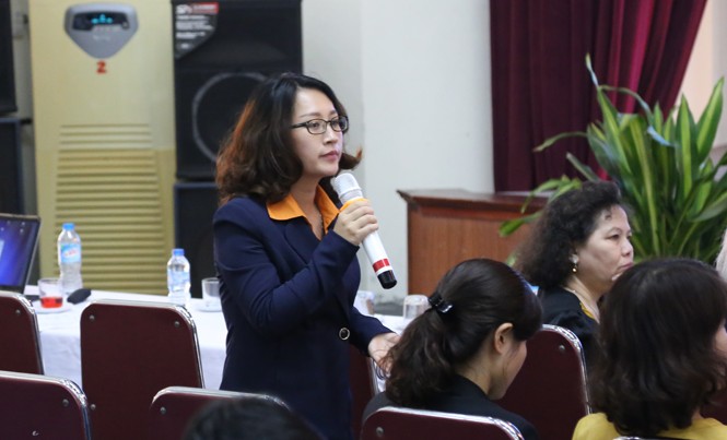 Hội thảo quốc tế về đào tạo tin học và tiếng anh cho khối trường chuyên THPT Giao lưu đặt câu hỏi tại hội thảo.