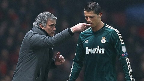Lộ chuyện Mourinho xin lỗi Ronaldo vì vạ miệng Lộ chuyện Mourinho xin lỗi Ronaldo vì vạ miệng