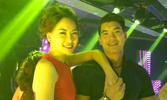 Người mẫu Thùy Linh tiết lộ lý do hủy hôn với Trương Nam Thành Trương Nam Thành và Thùy Linh trong đêm cầu hôn. Ảnh: NVCC.