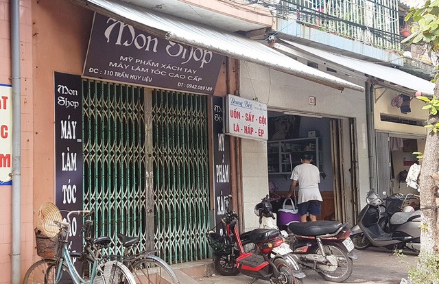 Nhóm côn đồ xông vào cửa hàng mỹ phẩm chém người Cửa hàng mỹ phẩm nơi xảy ra sự việc.