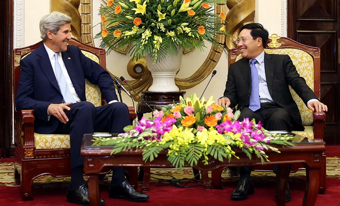 Cựu Ngoại trưởng Mỹ John Kerry thăm Việt Nam Cựu Ngoại trưởng Mỹ John Kerry thăm Việt Nam