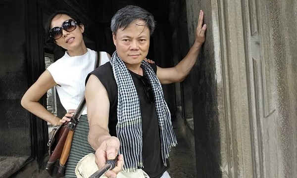 Người vợ diễn viên, nhà báo tài sắc của võ sư Đoàn Bảo Châu Võ sư Đoàn Bảo Châu và bà xã Hoàng Hường. Ảnh: FB.