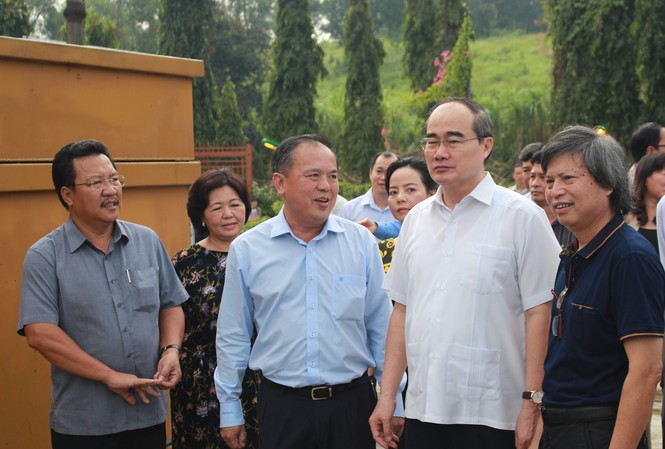 Bí thư TPHCM thị sát nhà máy điện rác Gò Cát Bí thư TPHCM thị sát nhà máy điện rác Gò Cát