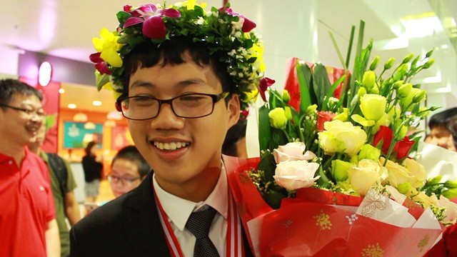 “Cậu Vàng” đứng lên sau thất bại từ chính môn học đam mê Em Đinh Anh Dũng giành huy chương vàng Olympic Vật lý Quốc tế 2017.
