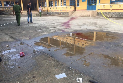 Bản tin 14H: Nhóm thanh niên vào trường quậy phá, đâm chết bảo vệ Hiện trường án mạng. Ảnh: VnExpress.