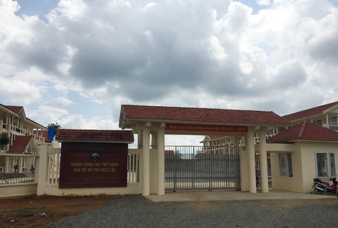 Nhập học hụt vì nhầm vùng xét tuyển Trường THPT dân tộc nội trú Ngọc Lặc. Ảnh: Hoàng Lam.