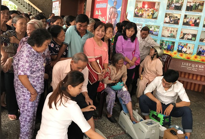 Vinamilk đồng hành chăm sóc sức khỏe cho gần 2.000 người cao tuổi Vinamilk đồng hành chăm sóc sức khỏe cho gần 2.000 người cao tuổi