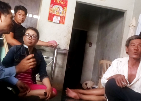 Người phụ nữ mất tích khi đang ngủ cùng chồng đã trở về Người nhà báo cáo chính quyền địa phương về sự việc bà Sen mất tích trở về.