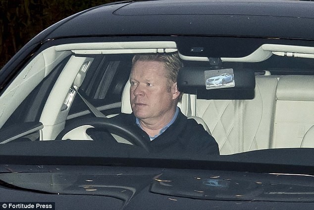 NÓNG: HLV thứ ba mất ghế ở Premier League Huấn luyện viên Koeman bị sa thải ngay sau cuộc gặp với ban lãnh đạo Everton đầu tuần này. Ảnh: Daily Mail.