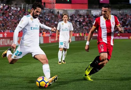 Bão chấn thương tàn phá Real Madrid Isco (trái) đang có phong độ tốt trong màu áo Real. Ảnh:Marca.