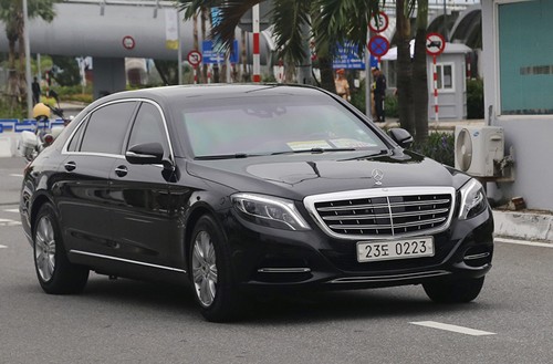 Bản tin 20H: Xe chống đạn của Tổng thống Hàn Quốc đến Đà Nẵng Chiếc Mercedes-Maybach S600 Guard lăn bánh trên đường phố Đà Nẵng. Ảnh: VnExpress.