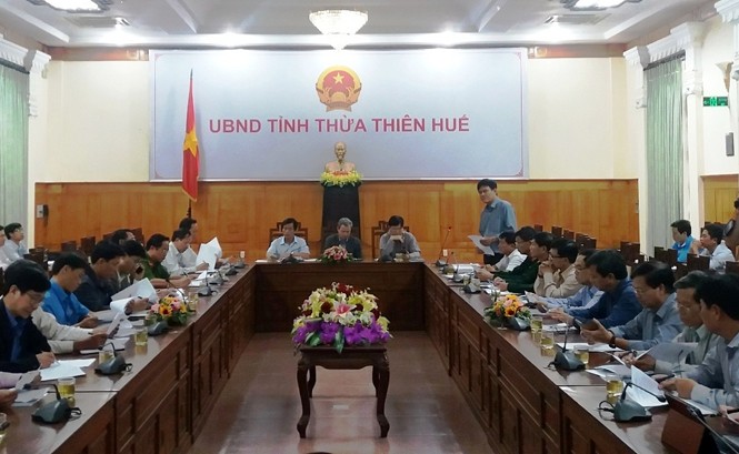 Họp khẩn chỉ đạo xả lũ, rà soát di dân tránh bão số 13 Lãnh đạo TT-Huế họp khẩn bàn phương án ứng phó bão số 13.