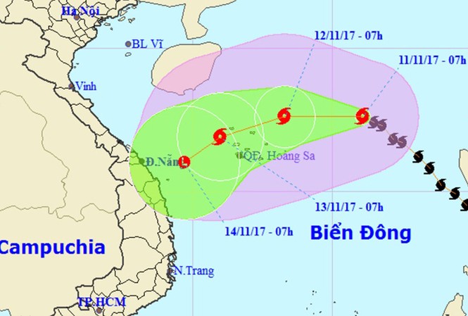 Bão số 13 tiếp tục mạnh lên, đổi hướng di chuyển Vị trí và hướng di chuyển của cơn bão số 13. Ảnh: NCHMF.