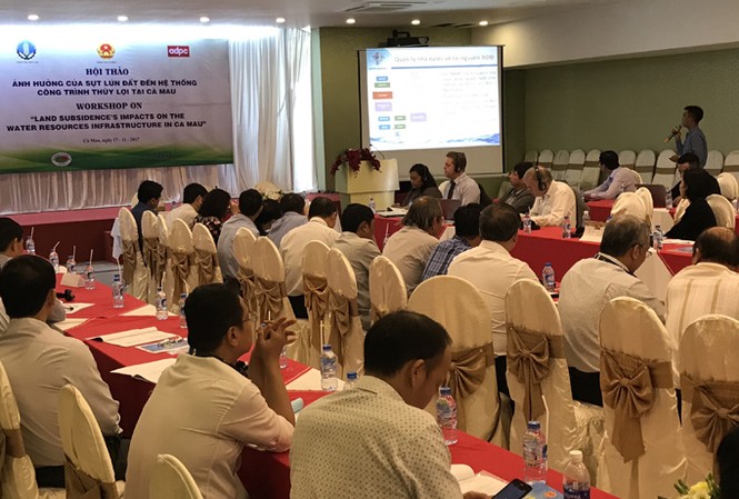 Sụt lún ở Cà Mau do bơm hút nước ngầm Quang cảnh hội thảo ảnh hưởng sụt lún đất tại Cà Mau.