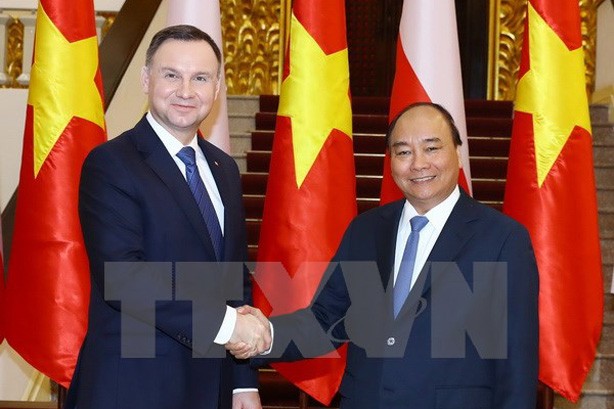 Thủ tướng Nguyễn Xuân Phúc hội kiến Tổng thống Ba Lan Thủ tướng Nguyễn Xuân Phúc hội kiến Tổng thống Cộng hòa Ba Lan Andrzej Duda. Ảnh: Thống Nhất/TTXVN.