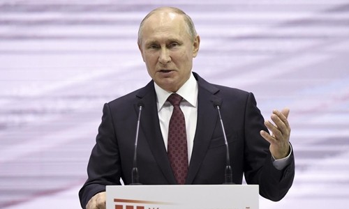 Bản tin 8H: Nga cáo buộc Mỹ 'chia rẽ thế giới' vì Jerusalem Tổng thống Nga Vladimir Putin phát biểu tại một sự kiện ở Moscow ngày 29/11. Ảnh: Reuters.