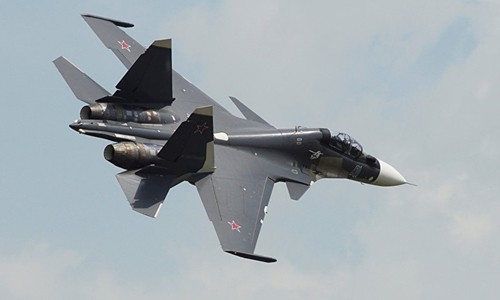 Bản tin 8H: Phi công Su-30 kể chuyện hộ tống Putin ở Syria Tên lửa đạn đạo Hwasong-12 được phóng từ một địa điểm bí mật ngày 14/5. Nguồn: Yonhap/TTXVN.