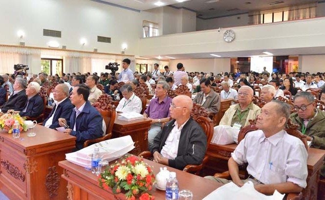 Lộ Vòng Cung Cần Thơ – Vành đai lửa Đại biểu tham dự hội thảo khoa học “Lộ Vòng Cung Cần Thơ – Vành đai lửa”.