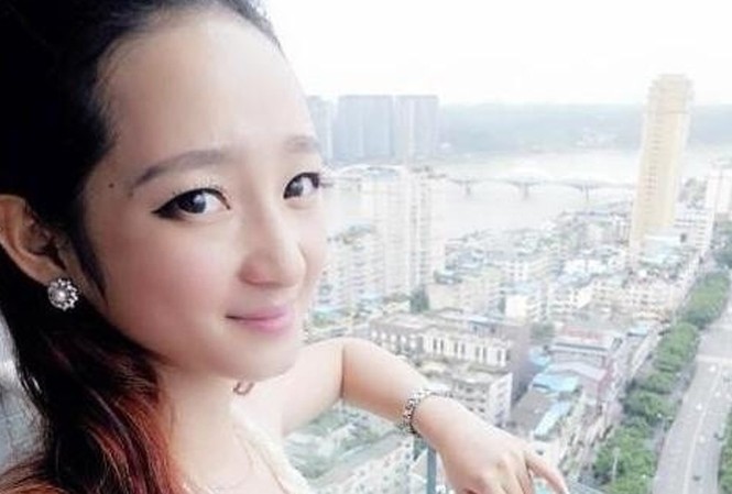 Showbiz 30/12: Nữ diễn viên nhảy cầu tự tử vì trục trặc tình cảm Hình ảnh nữ diễn viên 22 tuổi Lưu Mỗ Như tự tử vì vấn đề tình cảm.