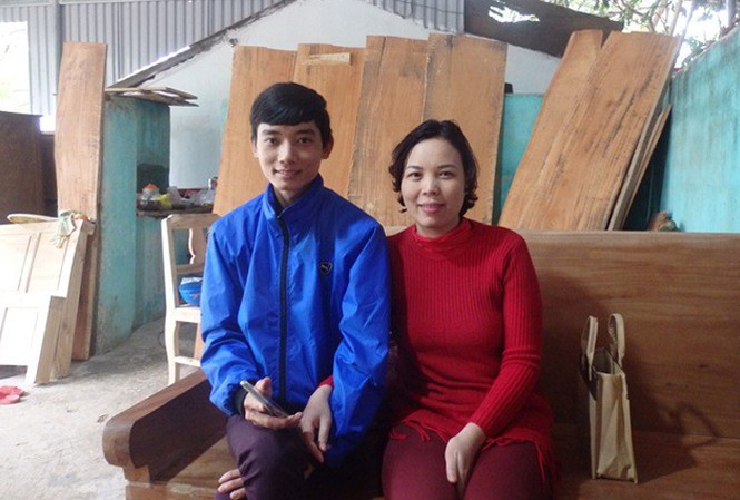 Đám cưới 'chồng kém vợ hơn 2 giáp' gây xôn xao trên mạng Hai vợ chồng gây sốt trên mạng xã hội mấy ngày qua tay trong tay tràn ngập hạnh phúc.