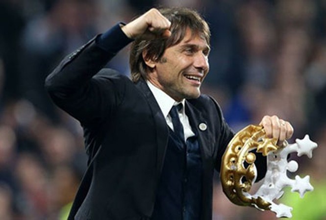 HLV Conte tính rời Chelsea để tới Paris hoa lệ HLV Antonio Conte.