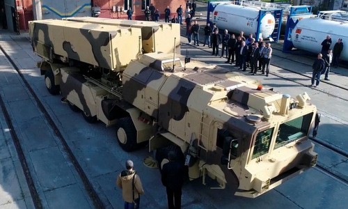 Bản tin 14H: Ukraine sản xuất tên lửa mạnh ngang Iskander của Nga Xe phóng đạn của tổ hợp Grom-2. Ảnh: Defence Blog.