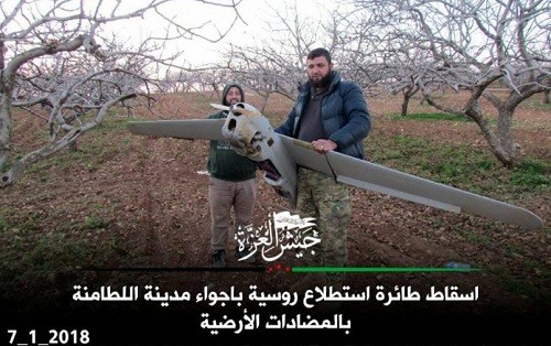 Bản tin 20H: Phiến quân Syria tuyên bố bắn rơi UAV trinh sát Nga Hình ảnh chiếc Orlan-10 do phiến quân công bố. Ảnh: Almasdar News.
