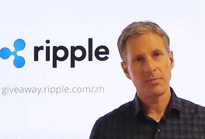 Tài sản nhà đồng sáng lập tiền ảo Ripple 'bay' 44 tỷ USD trong 2 tuần Chris Larsen. Ảnh: CNBC.