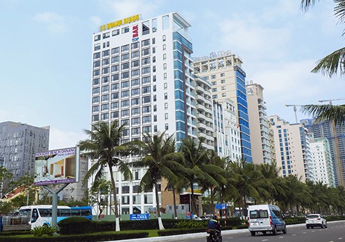 14 khách sạn ở Đà Nẵng chưa nghiệm thu đã đưa vào sử dụng Nhiều khách sạn có tên trong danh sách Sở Xây dựng công bố đã đi vào hoạt động 2-3 năm. Ảnh: V.Đ.