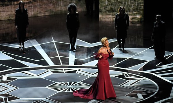 Lắng với ca khúc 'Mighty River' của danh ca Mary J. Blige ở Oscar 2018 Mary J. Blige trình diễn ca khúc "Mighty River"