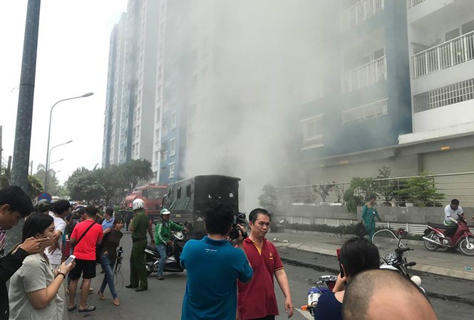 Từ ngày 15/4, chung cư, khách sạn bắt buộc phải mua bảo hiểm cháy nổ Vụ cháy tại chung cư Carina Plaza (đường Võ Văn Kiệt, phường 16, Q.8, TP.HCM) vào rạng sáng 23/3, làm 13 người chết và 28 người bị thương khiến người dân bàng hoàng.