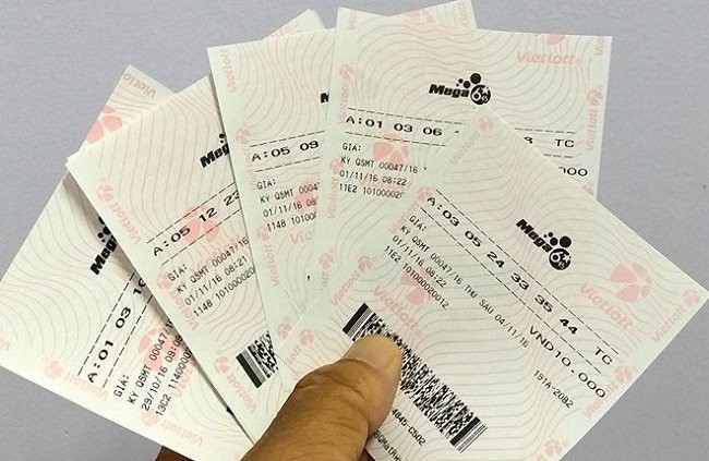 Bản tin 14H: Lại có người ‘bỏ quên’ giải độc đắc Vietlott hơn 10 tỷ Những tấm vé xổ số Vietlott.