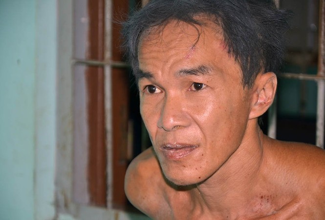Bản tin 14H: Bắt kẻ chặt đầu hàng xóm, chém cả công an Đối tượng Nguyễn Thanh Tâm tại cơ quan công an. Ảnh: C.A.