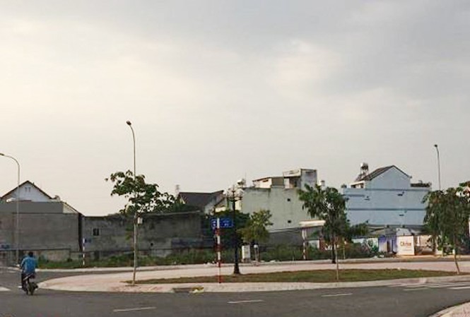 Đất nền TPHCM bị 'thổi giá' sau vụ cháy chung cư Carina Giá đất nền tại TP Hồ Chí Minh 'đang sốt' vì giới đầu tư trục lợi, thổi giá.