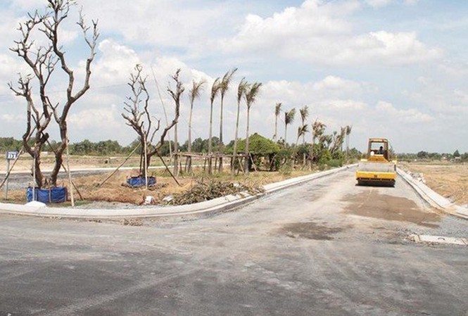 Sốt đất vùng ven, nhiều đại gia địa ốc bị “sờ gáy” Sốt đất vùng ven, nhiều đại gia địa ốc bị “sờ gáy”. Ảnh minh họa.