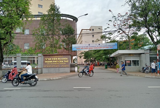 Một bà cụ và 3 nhân viên y tế ở Cần Thơ nghi nhiễm cúm A/H1N1 Bệnh viện Đa khoa TP Cần Thơ đang cách ly bệnh nhân nghi nhiễm cúm A A/H1N1 để điều trị. Ảnh: Kim Hà.