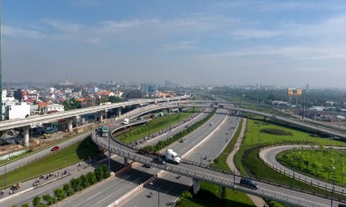 Sốt đất thổi bùng nỗi lo chu kỳ khủng hoảng 10 năm Bất động sản khu Đông TP HCM. Ảnh: Vũ Lê.
