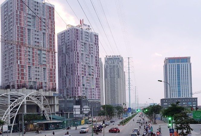Hà Nội báo cáo vụ hàng trăm khách hàng căng băng rôn đòi nhà Dự án Usilk City nằm ở cuối đường Tố Hữu, quận Hà Đông (Hà Nội). Ảnh: P.T.