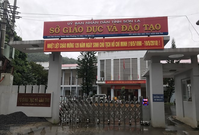 Bản tin 20H: Chấm lại các bài thi THPT tại Sơn La ngay trong đêm 19/7 Sở Giáo dục và Đào tạo tỉnh Sơn La nơi đang diễn ra công tác kiểm tra, xác minh kết quả thi. Ảnh: Hữu Quyết.
