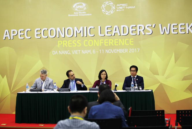 Các CEO APEC lạc quan về tăng trưởng của doanh nghiệp ở Việt Nam Chủ tịch VCCI Vũ Tiến Lộc tại buổi công bố khảo sát triển vọng kinh doanh tại Việt Nam ngày 8/11