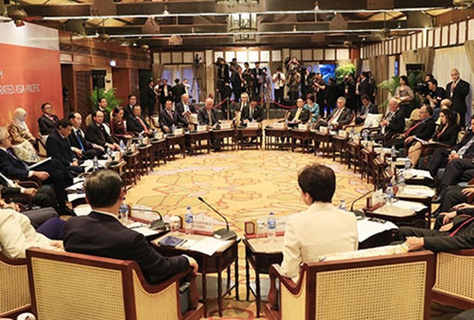TPP 11 họp xuyên đêm: Đàm phán lại để thống nhất 4 điểm vướng mắc Lãnh đạo các nền kinh tế APEC tại cuộc họp không chính thức bên lề APEC