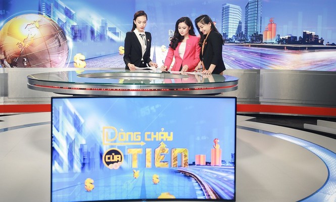 Truyền hình Quốc hội ra mắt bản tin 'Dòng chảy của tiền' Bản tin cũng đưa ra ánh sáng các vụ lừa đảo, gian lận kinh doanh trên thị trường tài chính, kinh doanh…góp phần làm trong sạch thị trường.