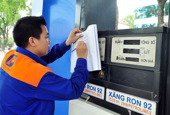 Giữ giá xăng, dầu madút bán lẻ có giá mới Giá bán lẻ các mặt hàng xăng được giữ nguyên như hiện hành trong kỳ điều hành lần này