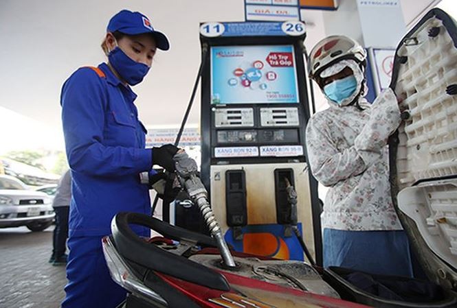 Giữ giá xăng, dầu diesel tăng 148 đồng/lít Từ 15h hôm nay, dầu diesel tăng 148 đồng/lít