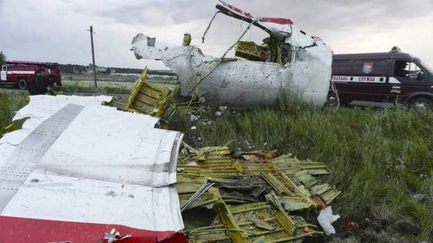 Điều tra viên quốc tế đã đến miền đông Ukraine Xác MH17 tại hiện trường